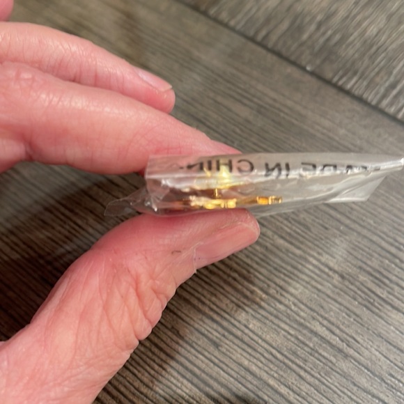 Mary Kay Red Jacket Pin Brooch Sales Award New - Picture 9 of 10